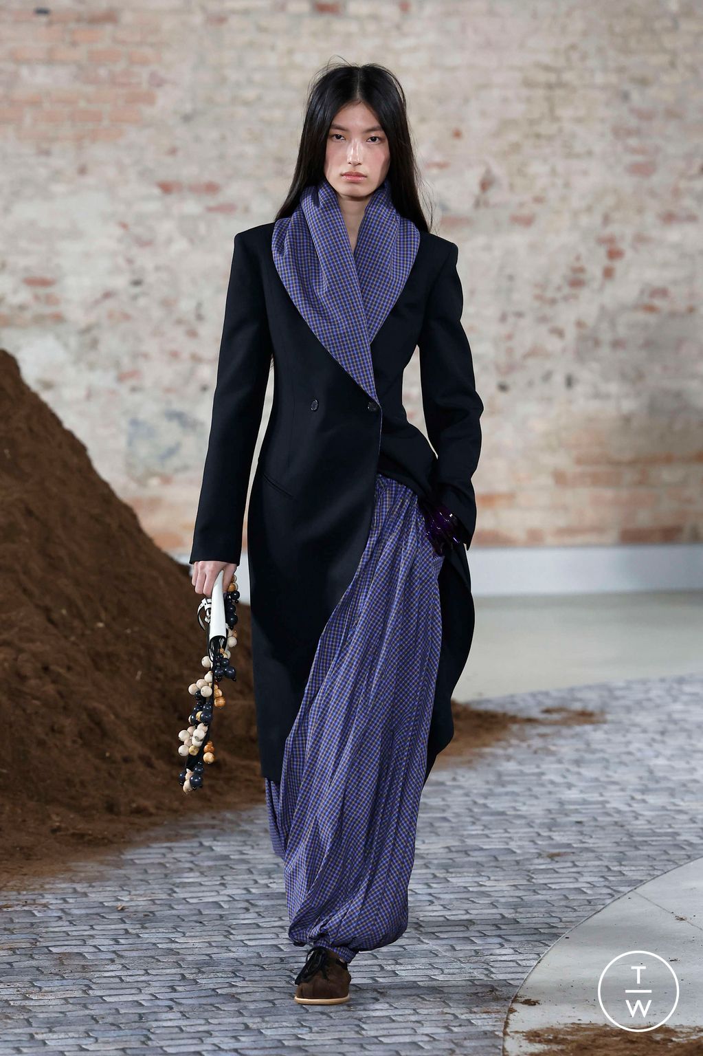 Fashion Week Milan Fall/Winter 2026 look 15 from the Moschino collection womenswear