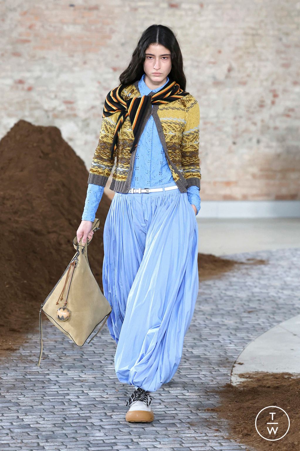 Fashion Week Milan Fall/Winter 2026 look 30 from the Moschino collection womenswear