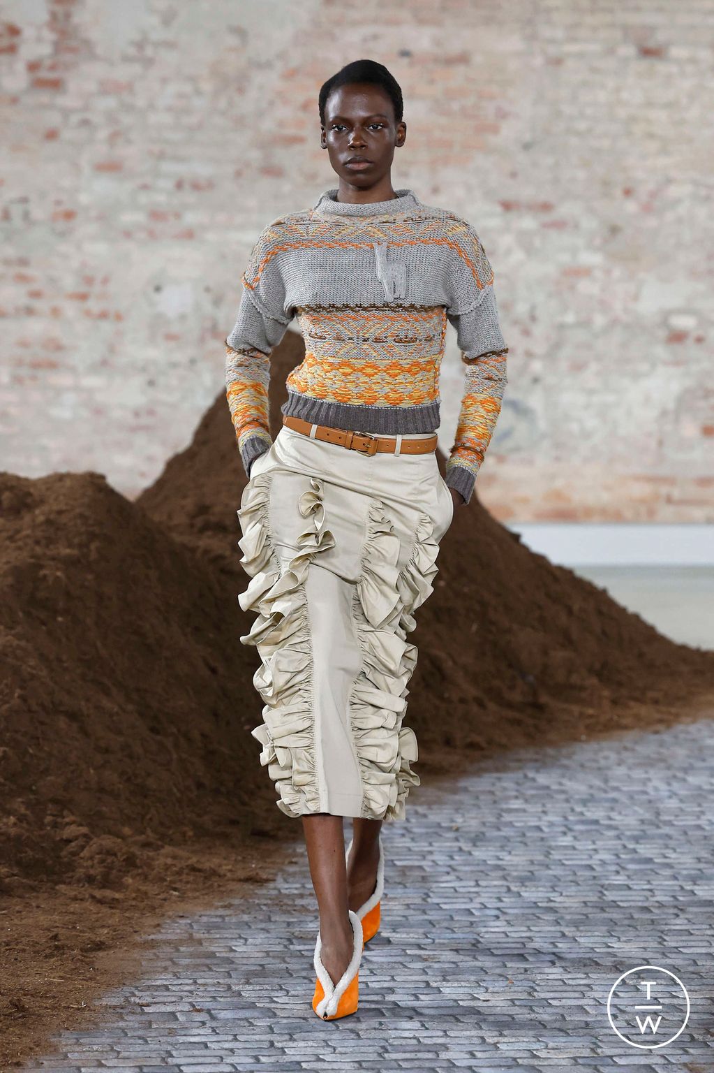 Fashion Week Milan Fall/Winter 2026 look 32 from the Moschino collection womenswear