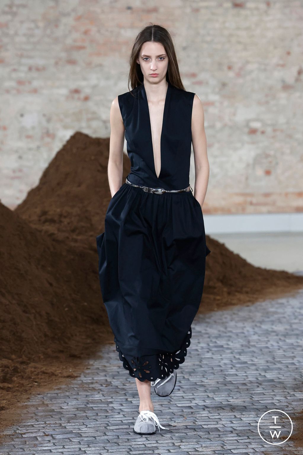 Fashion Week Milan Fall/Winter 2026 look 35 from the Moschino collection womenswear