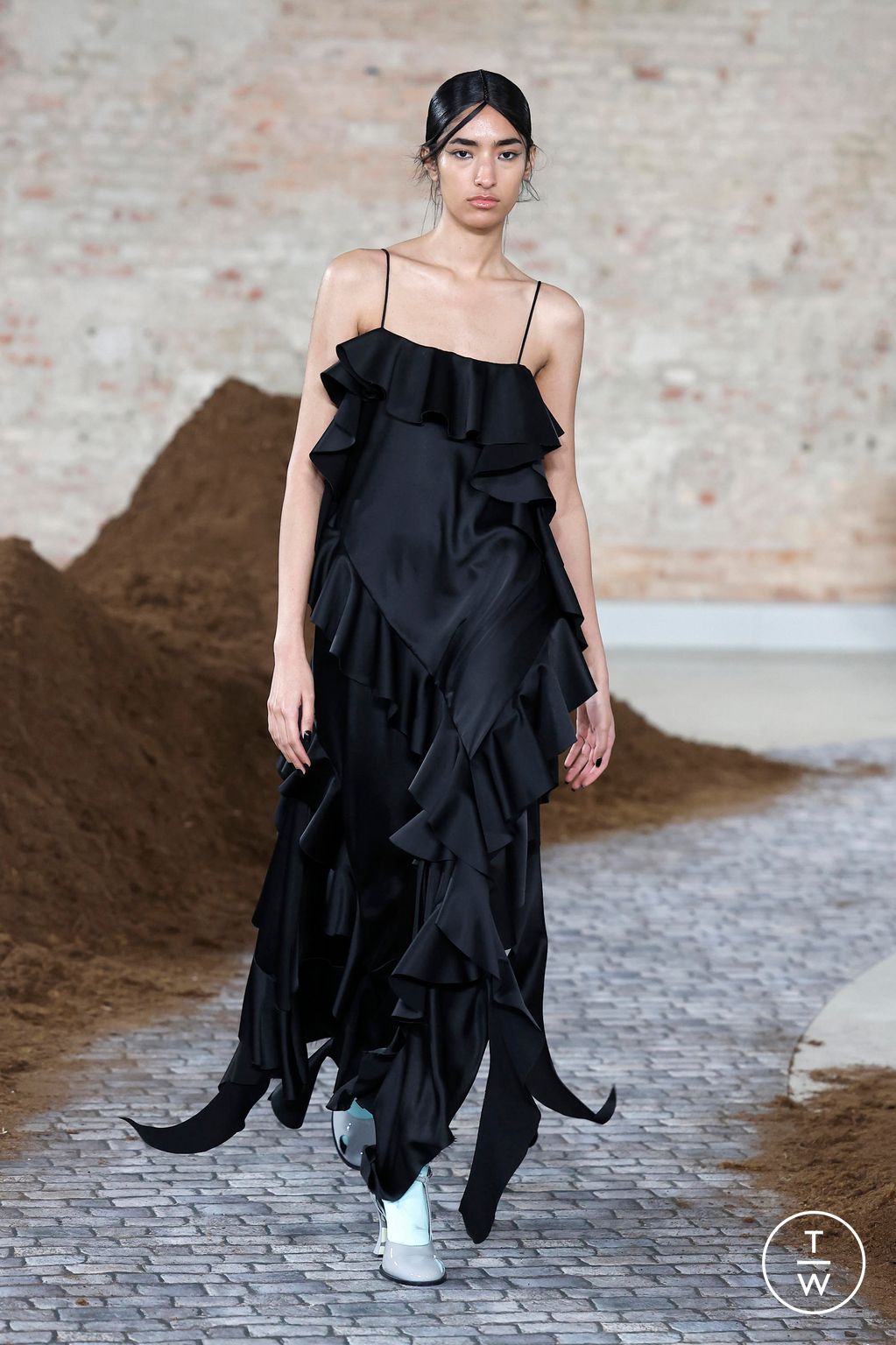 Fashion Week Milan Fall/Winter 2026 look 46 from the Moschino collection womenswear