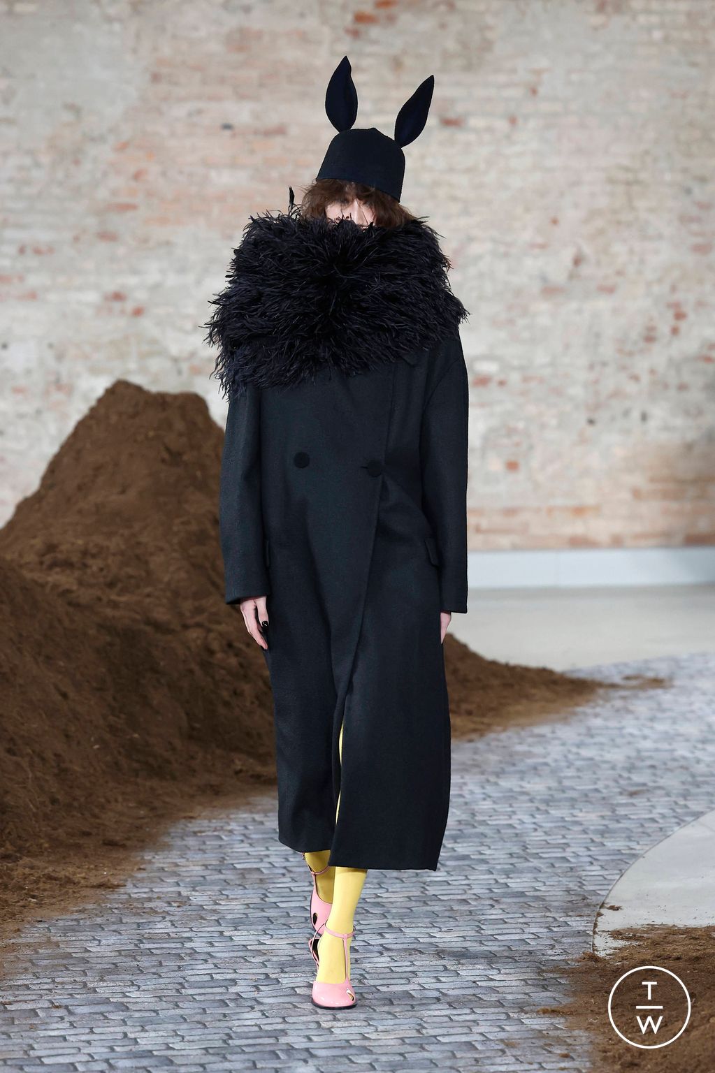 Fashion Week Milan Fall/Winter 2026 look 49 from the Moschino collection womenswear