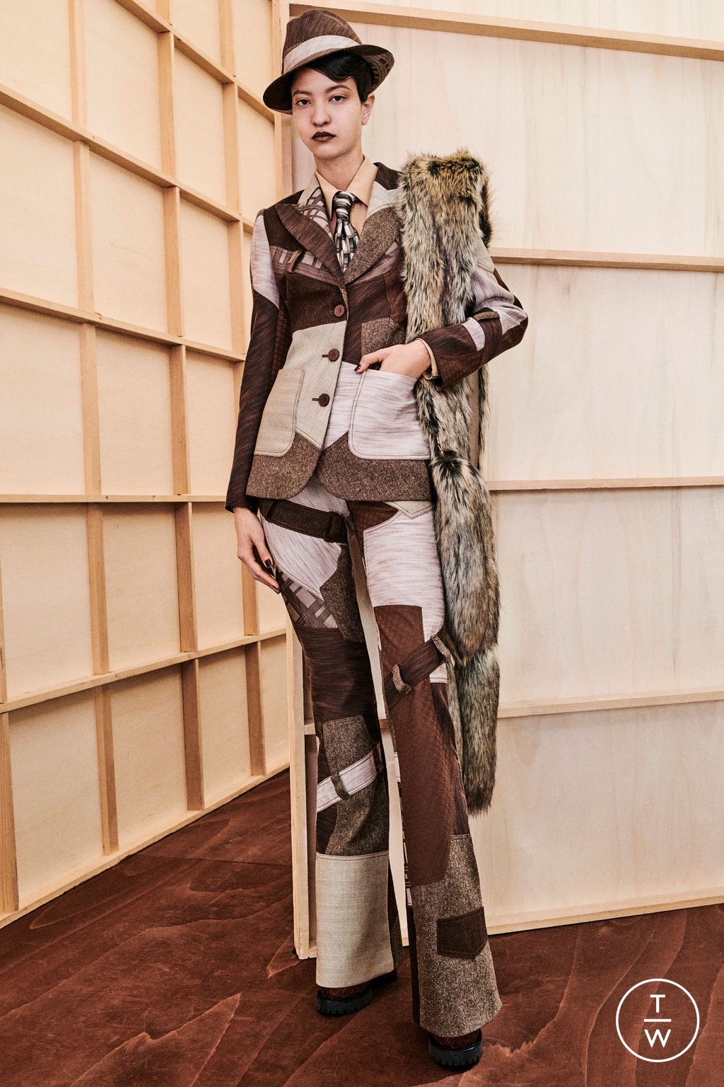 Fashion Week Milan Pre-Fall 2023 look 1 from the Moschino collection womenswear