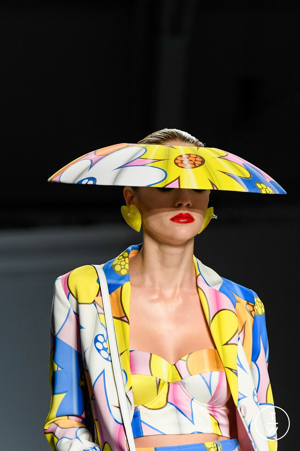 Fashion Week Milan Spring/Summer 2023 look 34 from the Moschino collection womenswear accessories