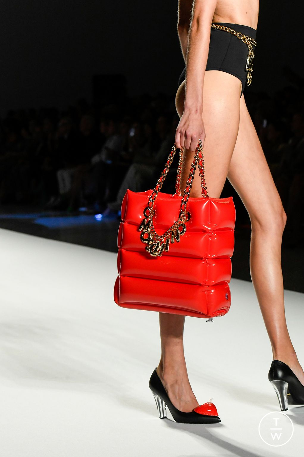 Fashion Week Milan Spring/Summer 2023 look 2 from the Moschino collection womenswear accessories