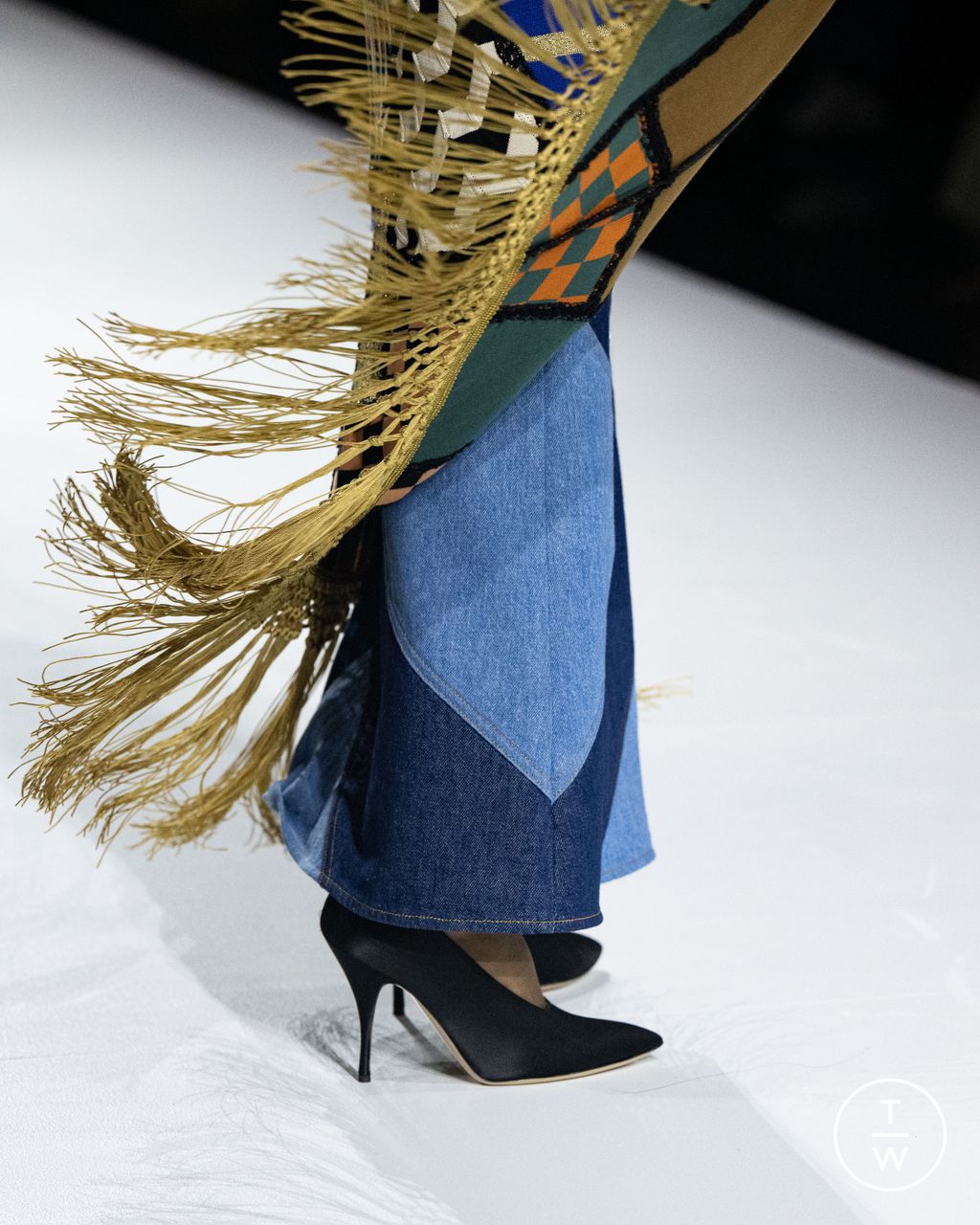 Fashion Week Milan Spring/Summer 2024 look 20 de la collection Moschino womenswear accessories