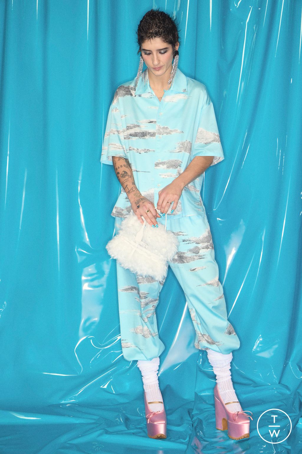 Fashion Week Milan Fall/Winter 2026 look 28 de la collection Moschino menswear