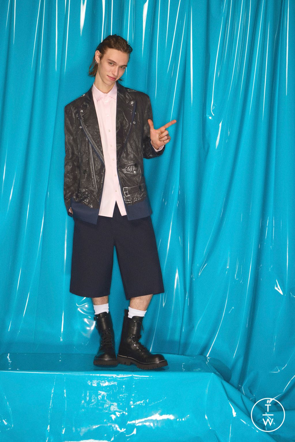 Fashion Week Milan Fall/Winter 2026 look 38 from the Moschino collection 男装