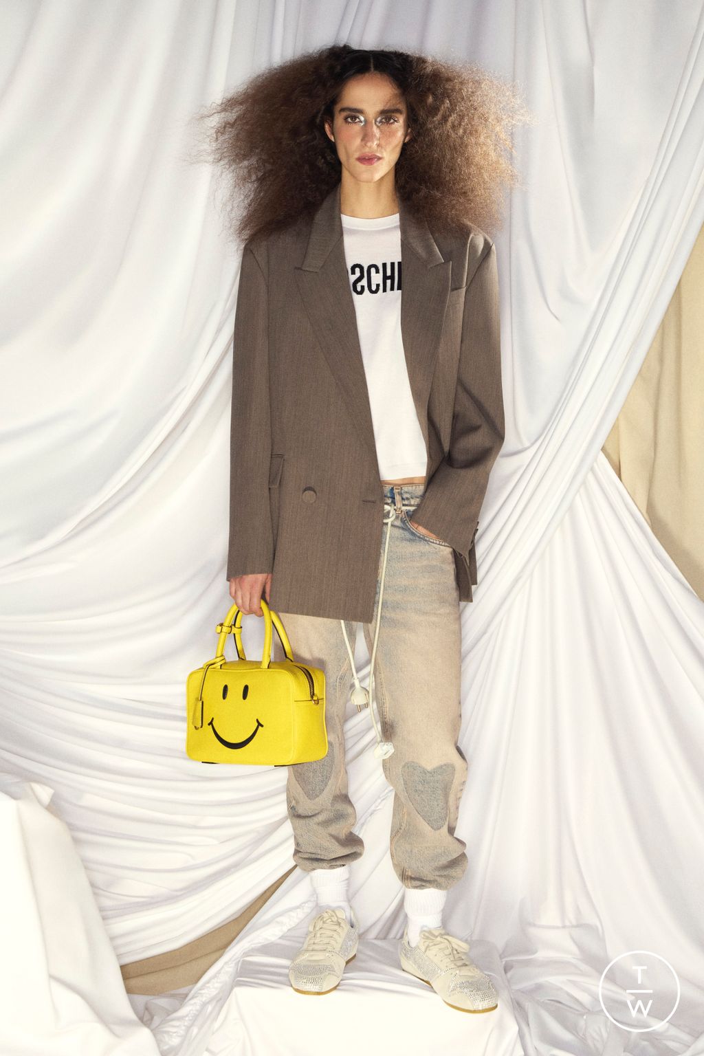 Fashion Week Milan Fall/Winter 2026 look 40 from the Moschino collection menswear