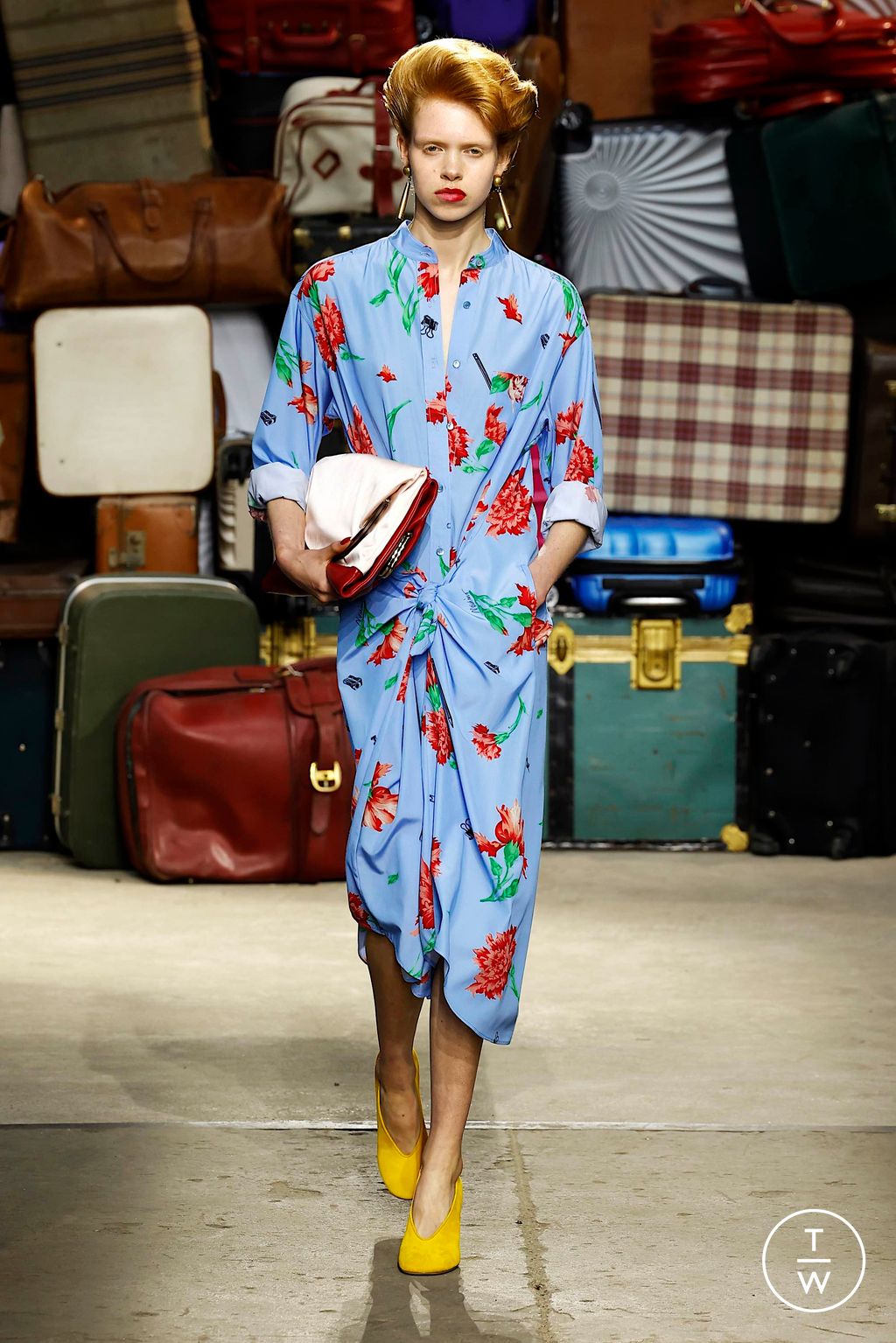 Fashion Week Milan Spring-Summer 2025 look 14 from the Moschino collection 男装