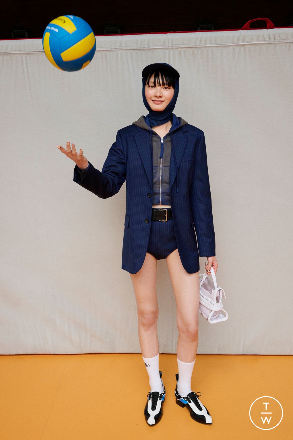 Fashion Week Milan Resort 2026 look 2 from the Moschino collection 女装