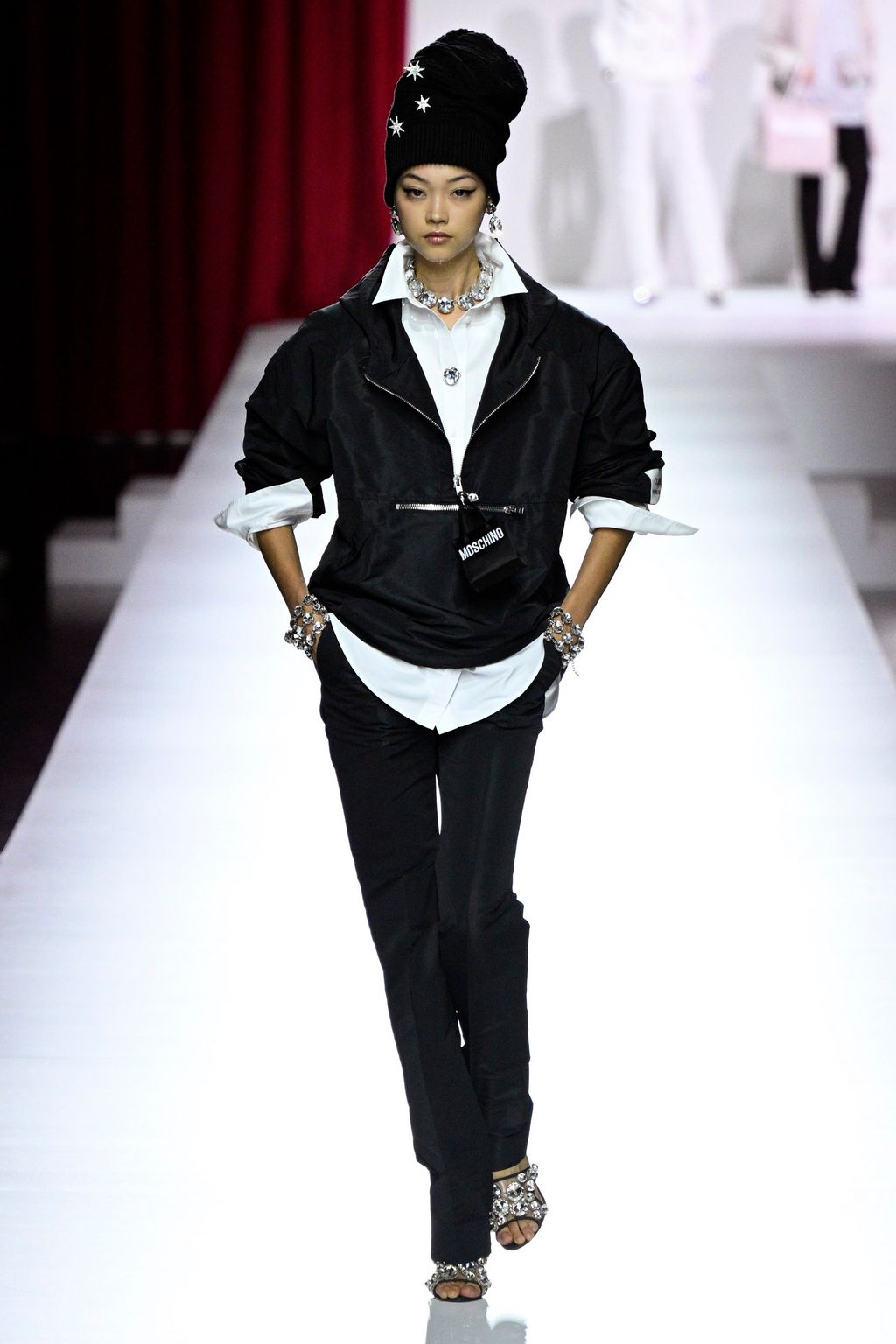 Fashion Week Milan Spring/Summer 2024 look 10 de la collection Moschino womenswear