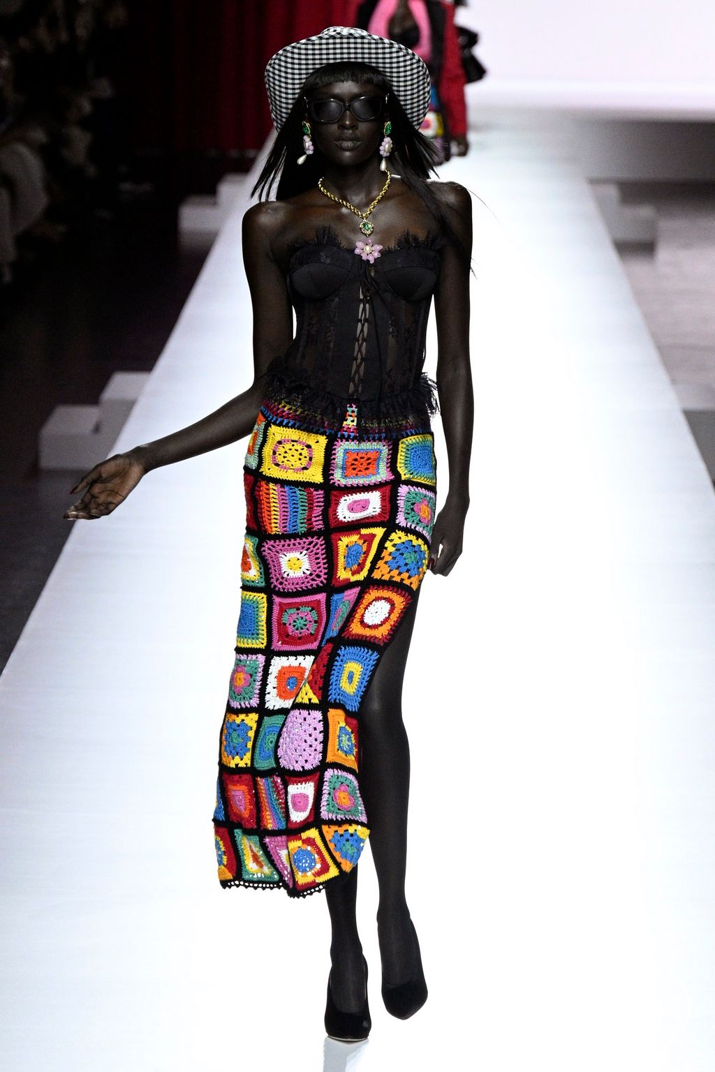Fashion Week Milan Spring/Summer 2024 look 12 de la collection Moschino womenswear