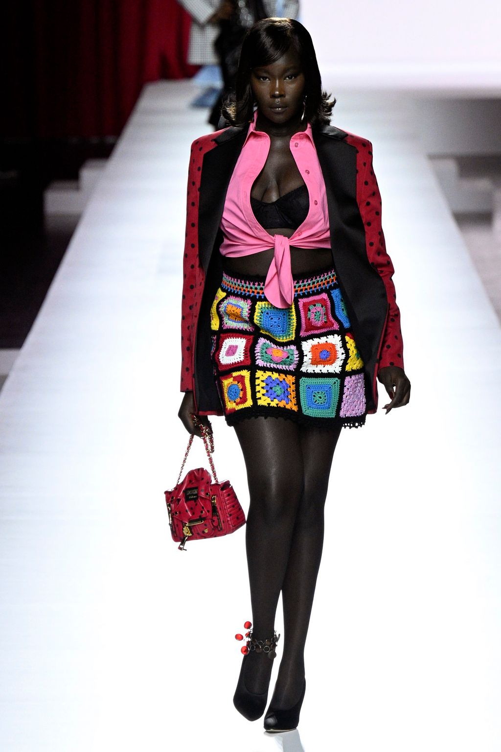 Fashion Week Milan Spring/Summer 2024 look 13 de la collection Moschino womenswear