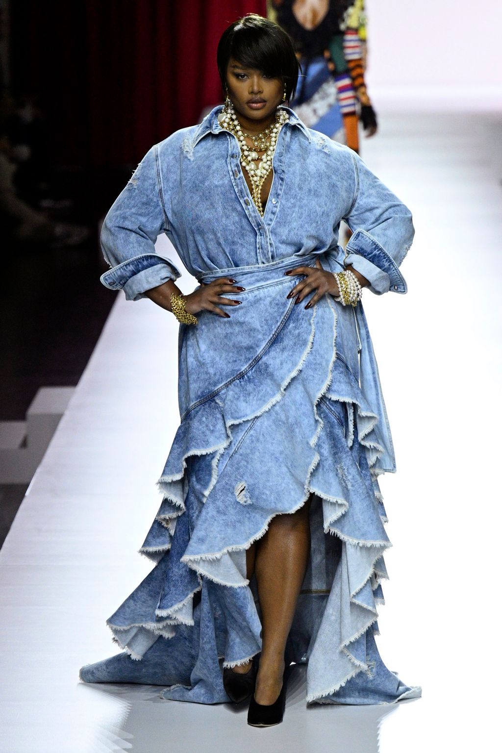 Fashion Week Milan Spring/Summer 2024 look 15 de la collection Moschino womenswear