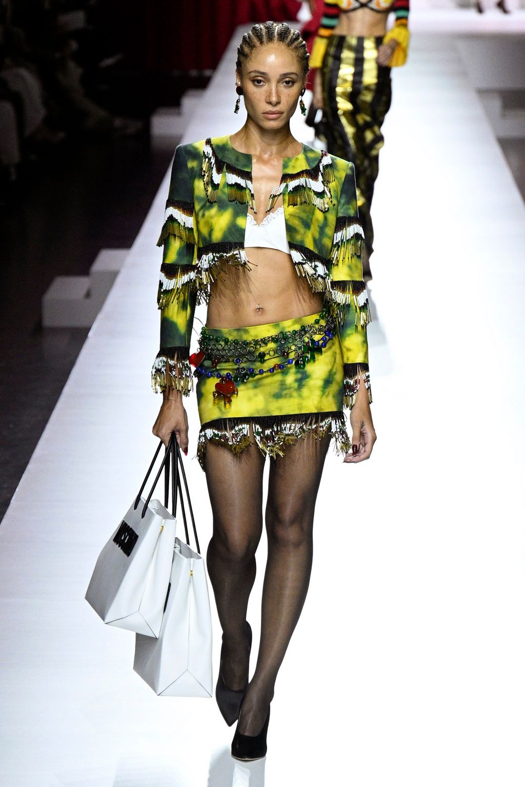 Fashion Week Milan Spring/Summer 2024 look 17 de la collection Moschino womenswear