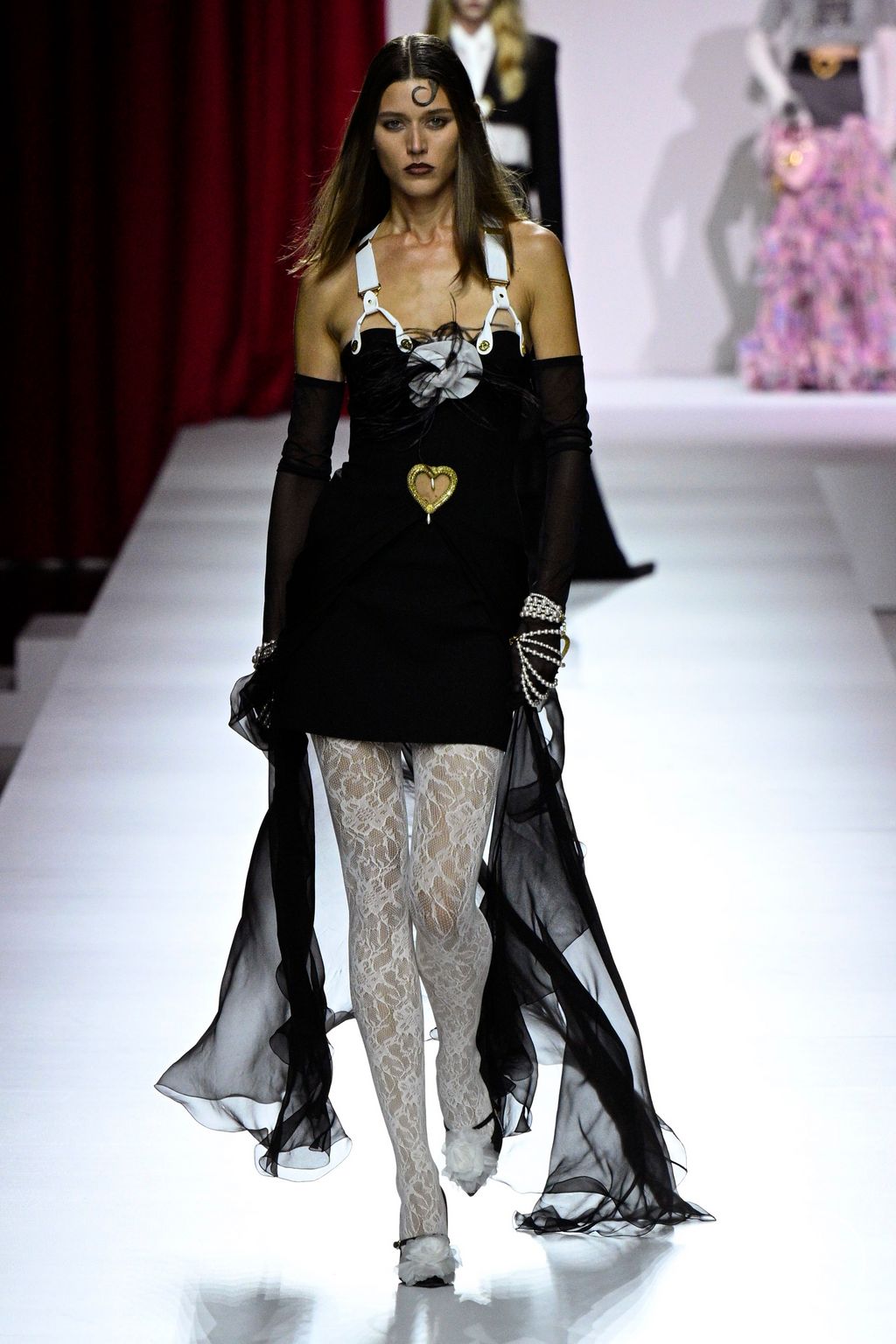 Fashion Week Milan Spring/Summer 2024 look 28 from the Moschino collection womenswear