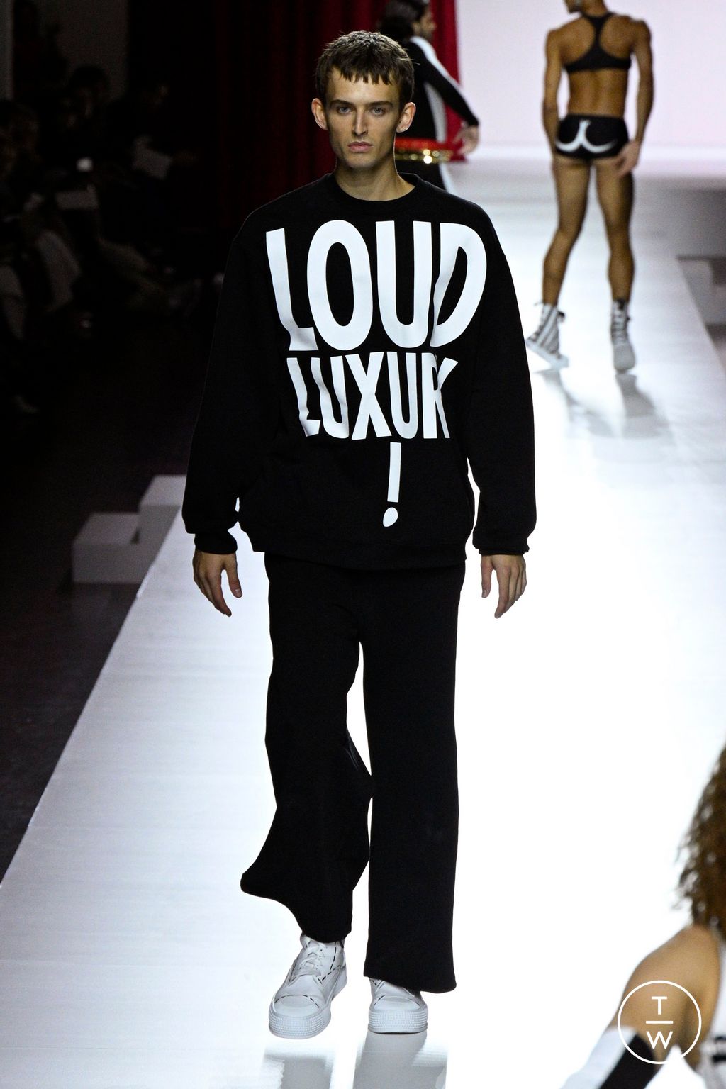 Fashion Week Milan Spring/Summer 2024 look 43 from the Moschino collection 女装