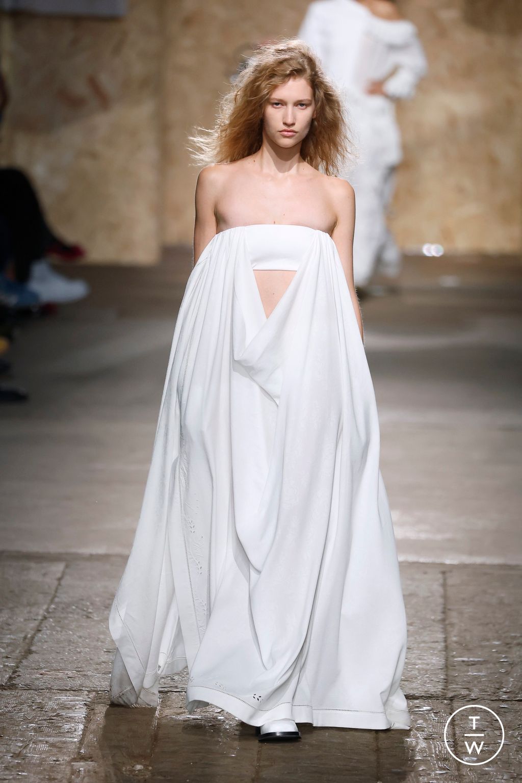 Fashion Week Milan Spring/Summer 2025 look 2 from the Moschino collection womenswear