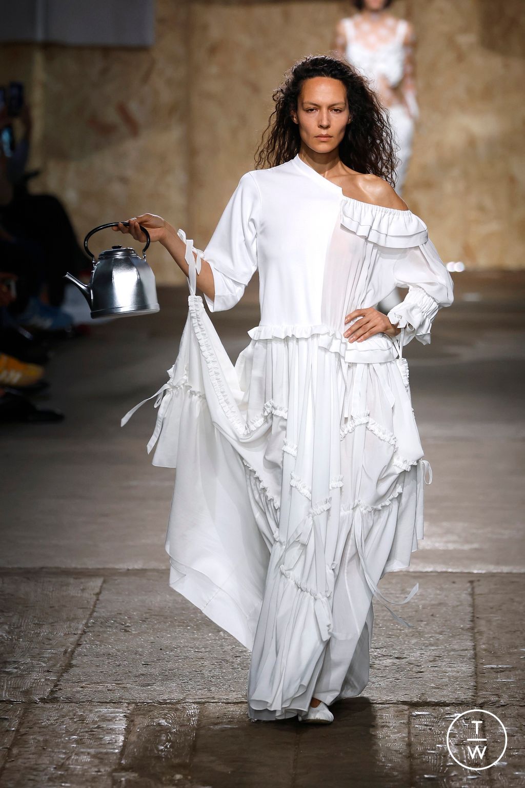 Fashion Week Milan Spring/Summer 2025 look 3 from the Moschino collection womenswear