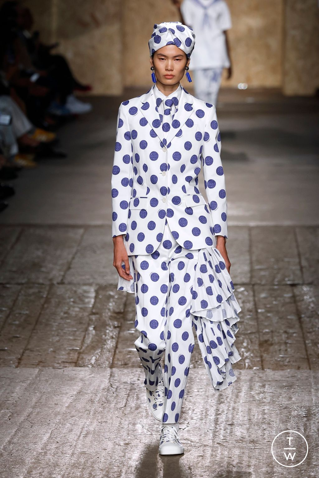 Fashion Week Milan Spring/Summer 2025 look 6 from the Moschino collection womenswear