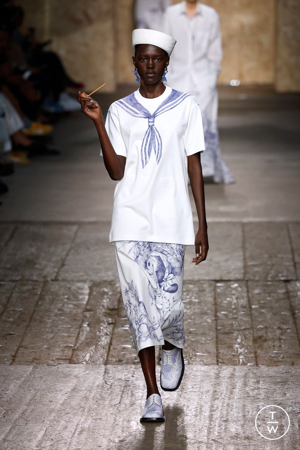 Fashion Week Milan Spring/Summer 2025 look 7 from the Moschino collection womenswear