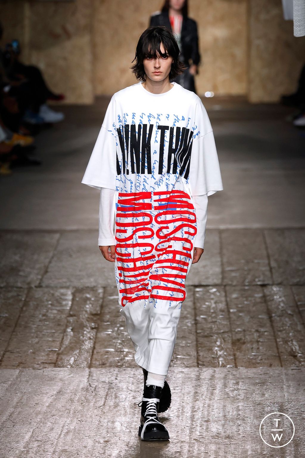 Fashion Week Milan Spring/Summer 2025 look 10 from the Moschino collection womenswear