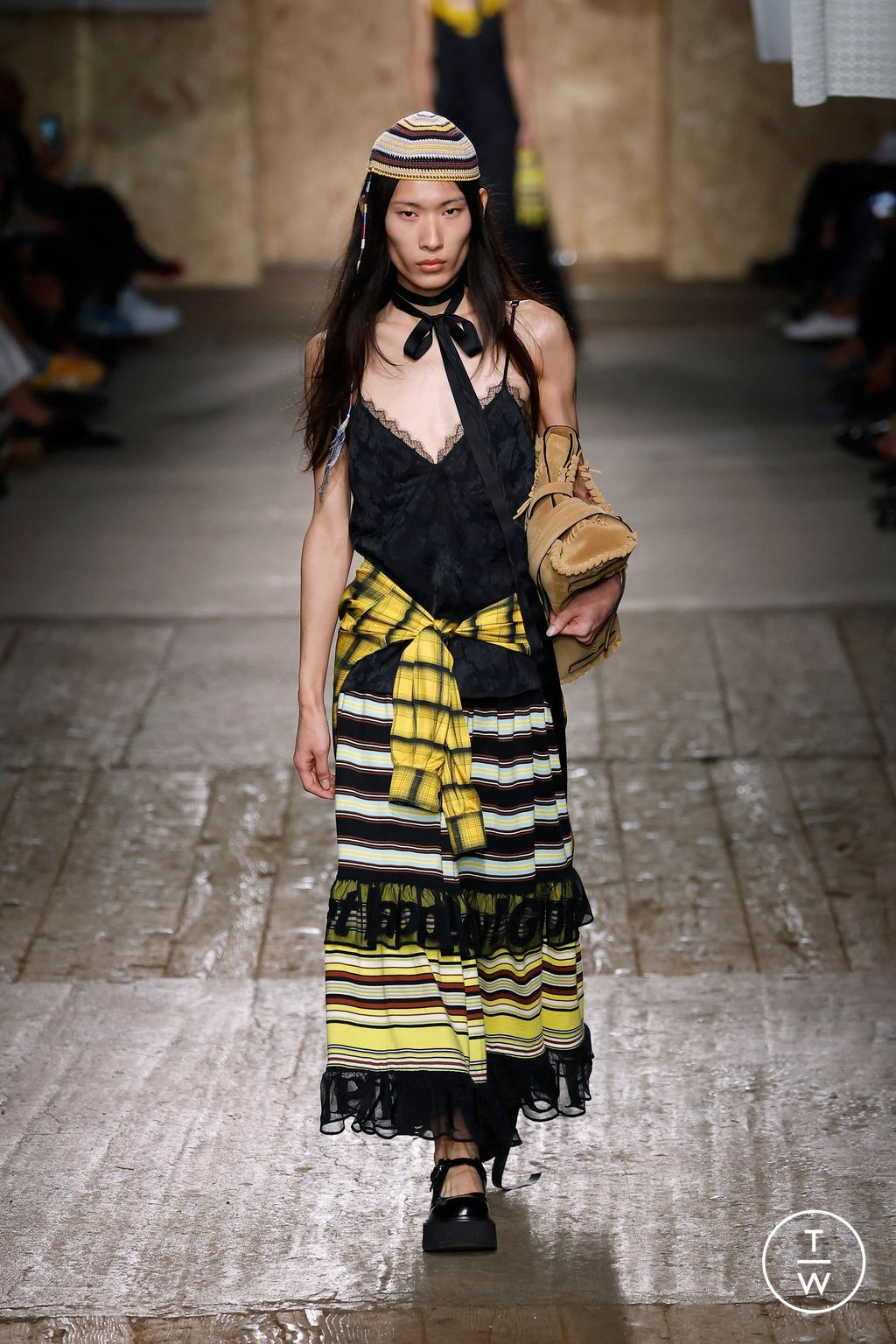 Fashion Week Milan Spring/Summer 2025 look 19 from the Moschino collection womenswear