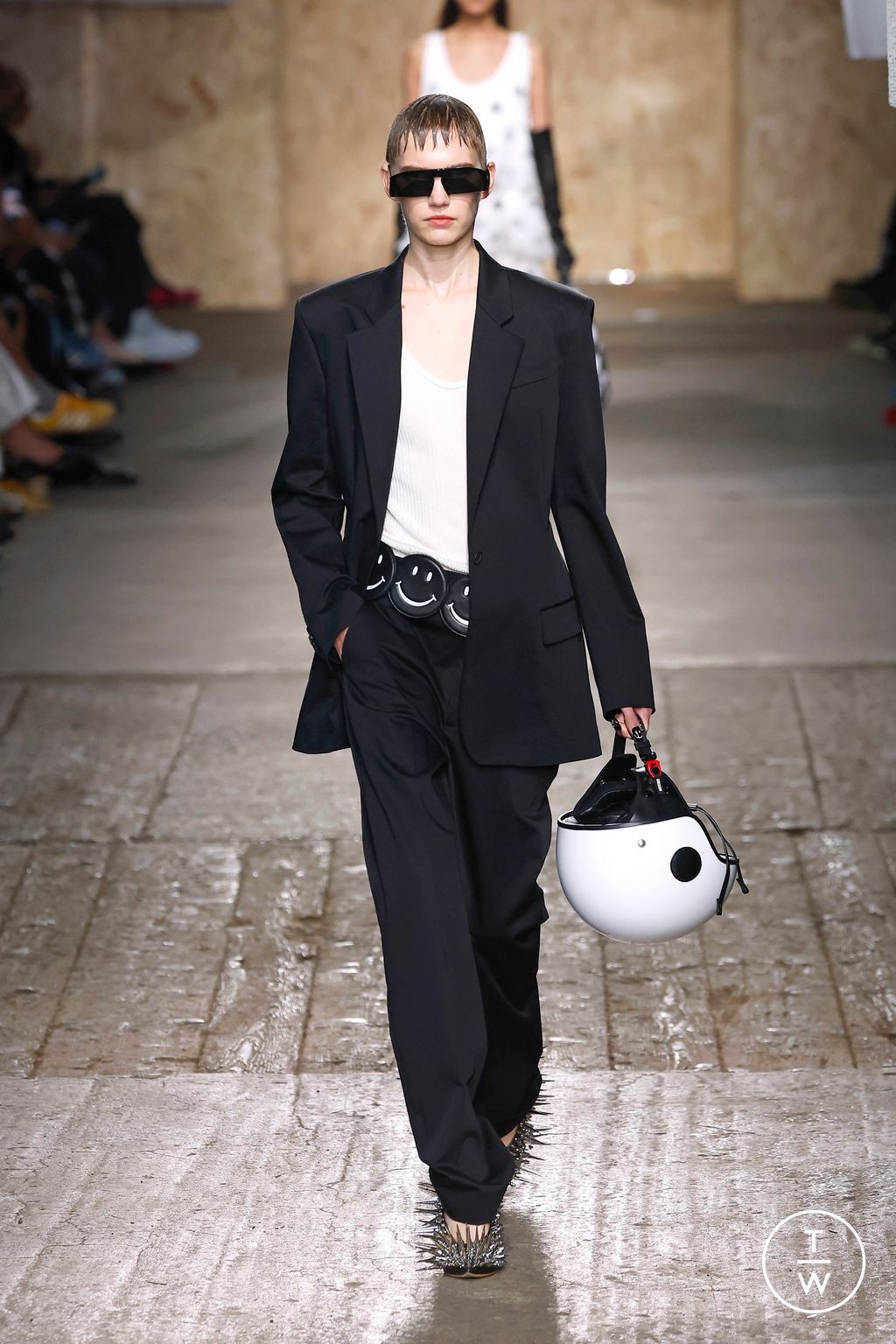 Fashion Week Milan Spring/Summer 2025 look 29 from the Moschino collection womenswear