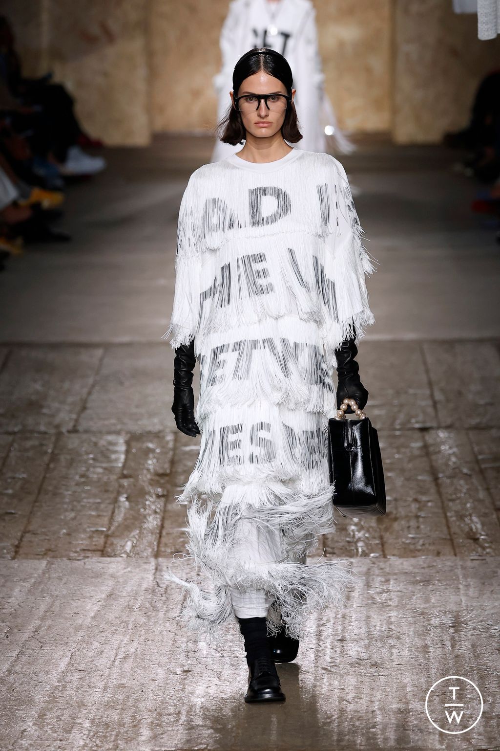 Fashion Week Milan Spring/Summer 2025 look 32 from the Moschino collection womenswear