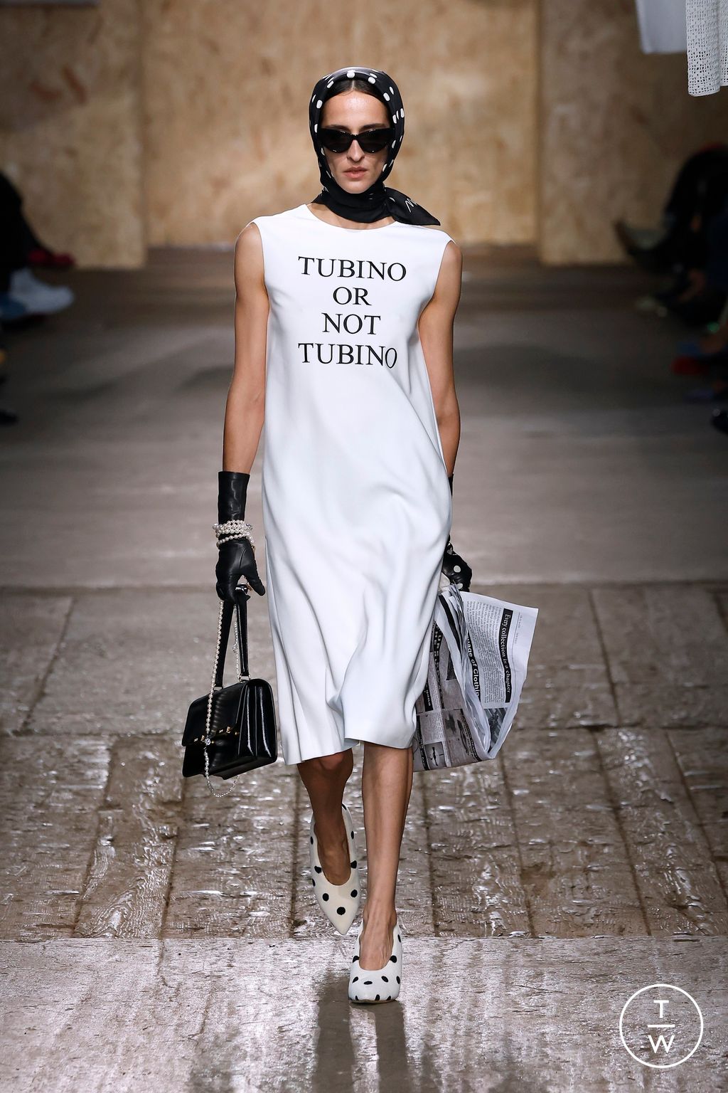 Fashion Week Milan Spring/Summer 2025 look 46 from the Moschino collection womenswear