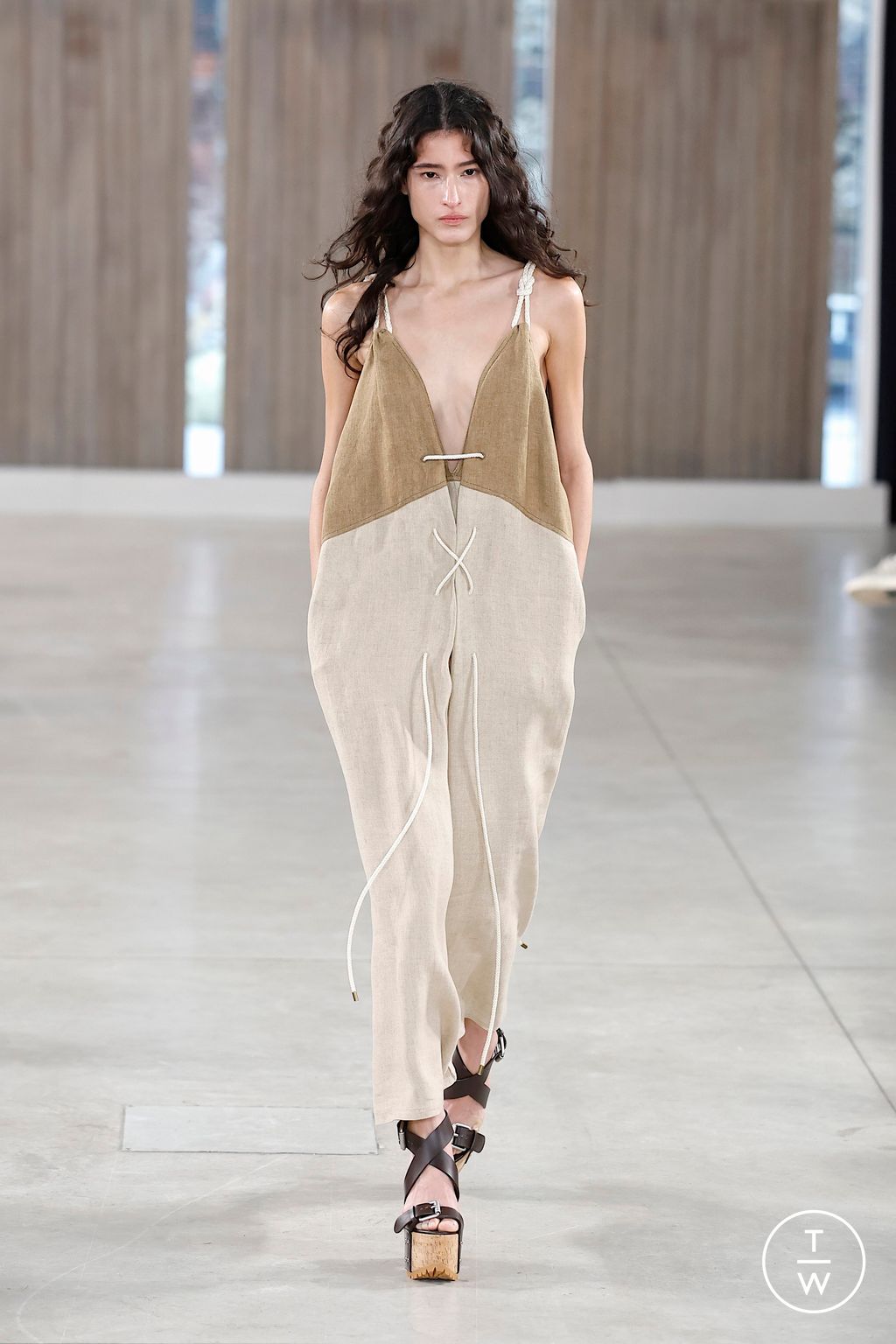 Fashion Week Milan Spring/Summer 2026 look 7 de la collection Moschino womenswear