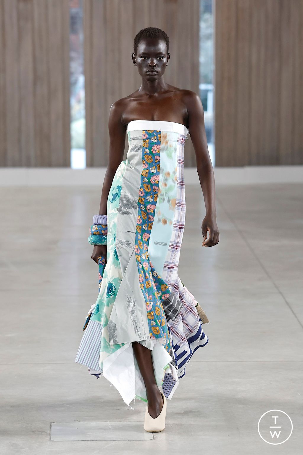 Fashion Week Milan Spring/Summer 2026 look 25 de la collection Moschino womenswear