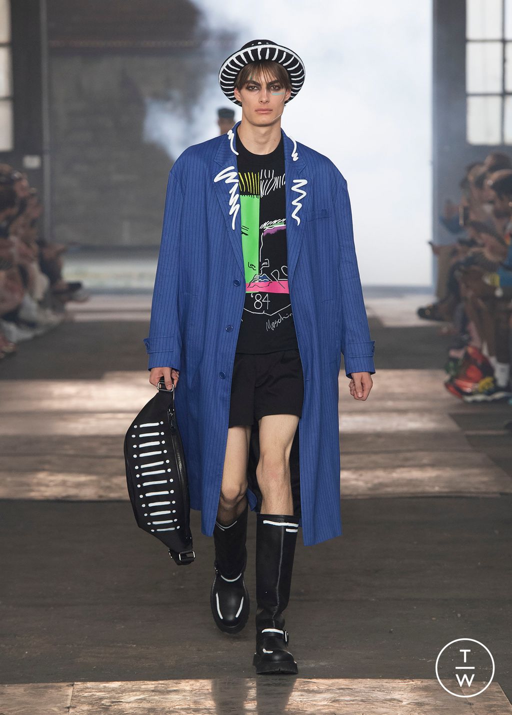 Fashion Week Milan Spring/Summer 2023 look 32 from the Moschino collection menswear
