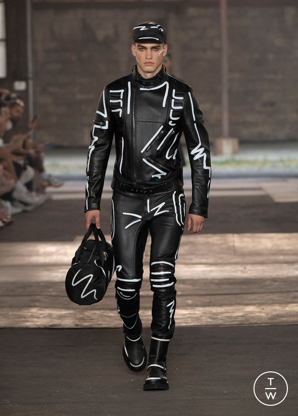 Fashion Week Milan Spring/Summer 2023 look 45 from the Moschino collection menswear