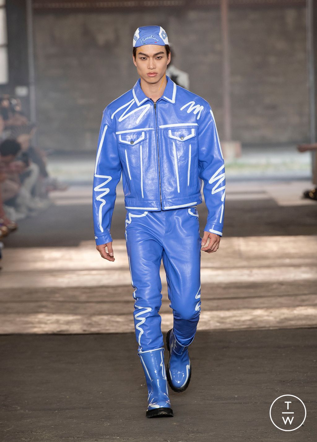 Fashion Week Milan Spring/Summer 2023 look 50 from the Moschino collection menswear