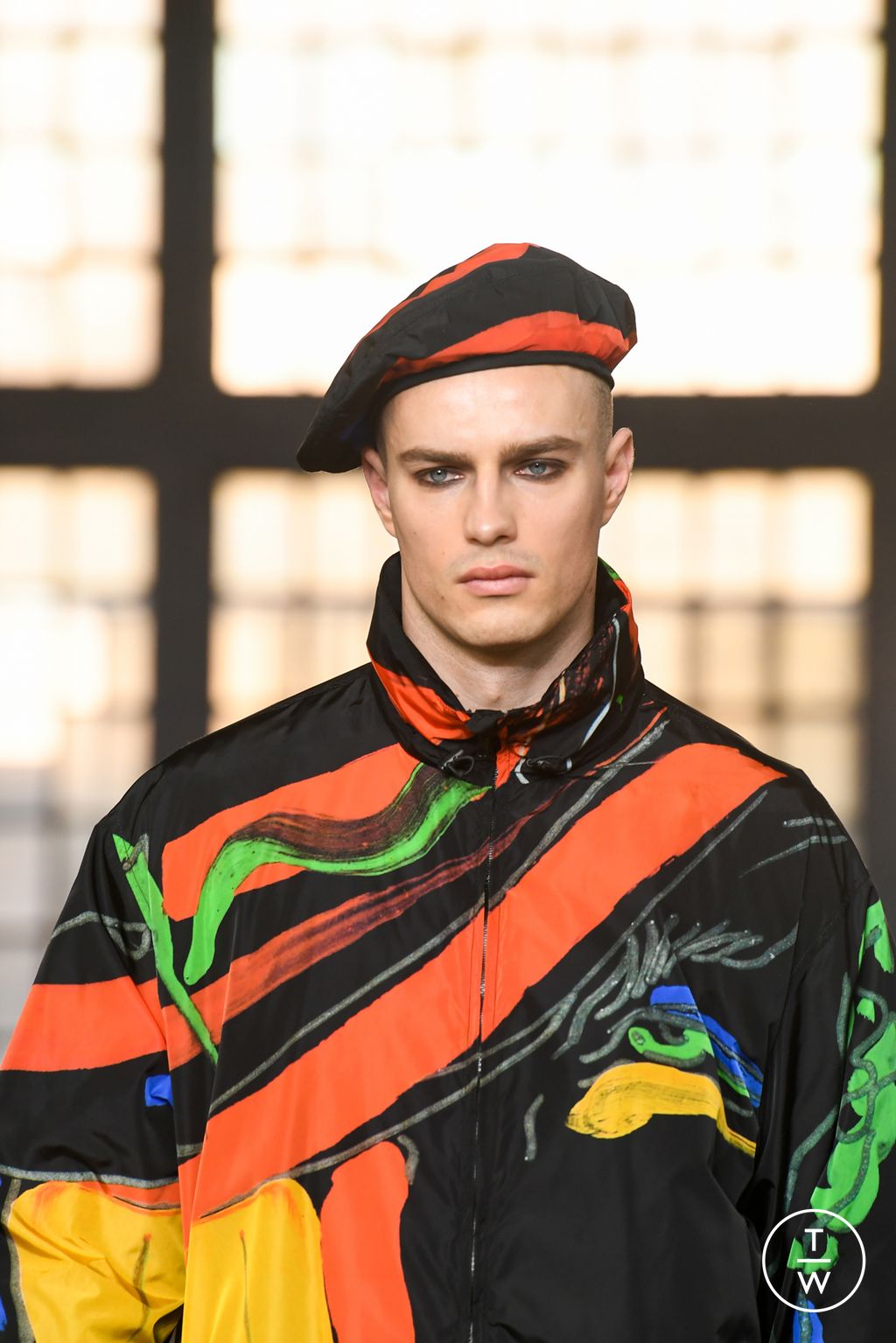 Fashion Week Milan Spring/Summer 2023 look 20 from the Moschino collection 男装配饰