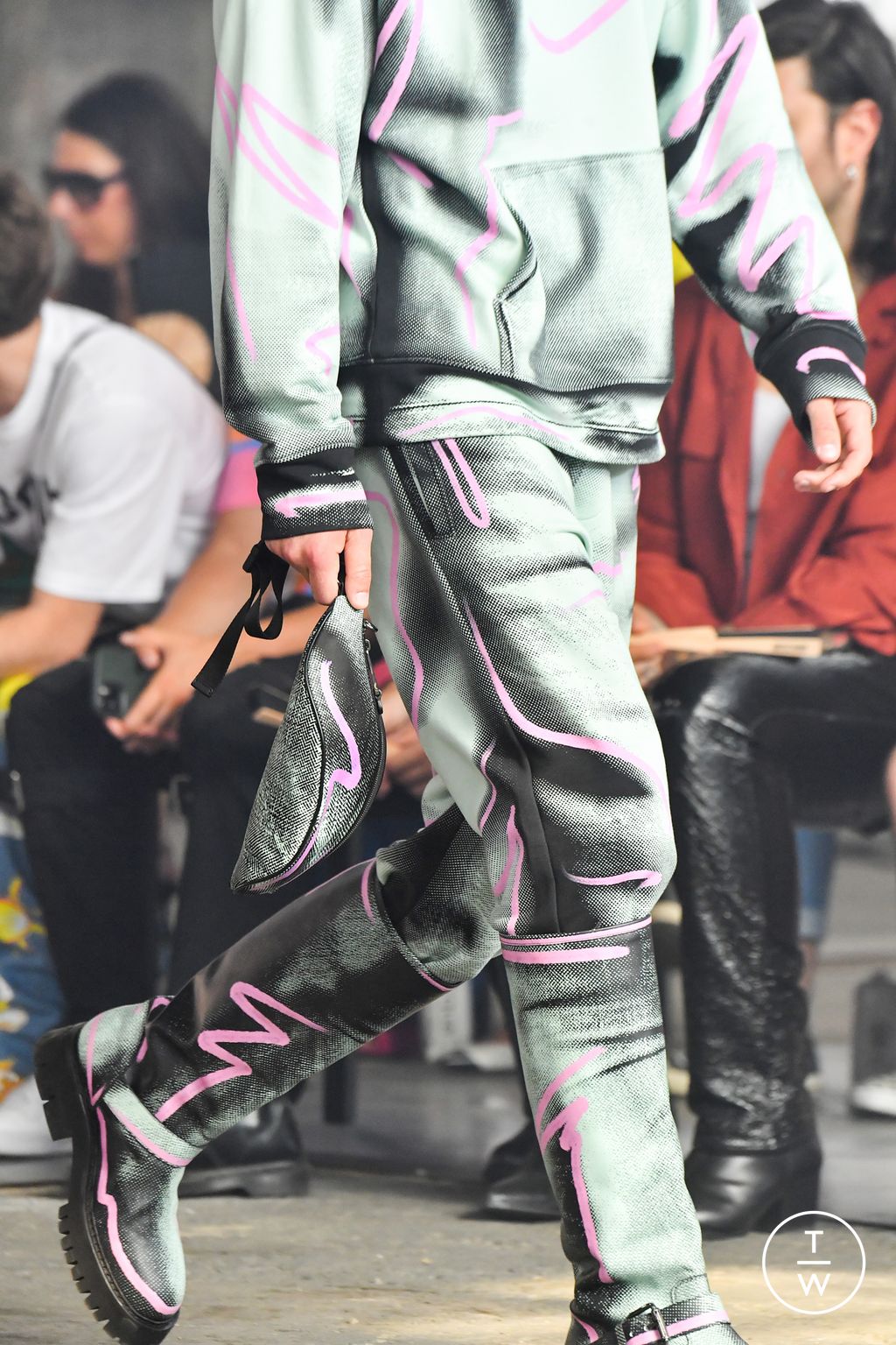 Fashion Week Milan Spring/Summer 2023 look 10 from the Moschino collection menswear accessories