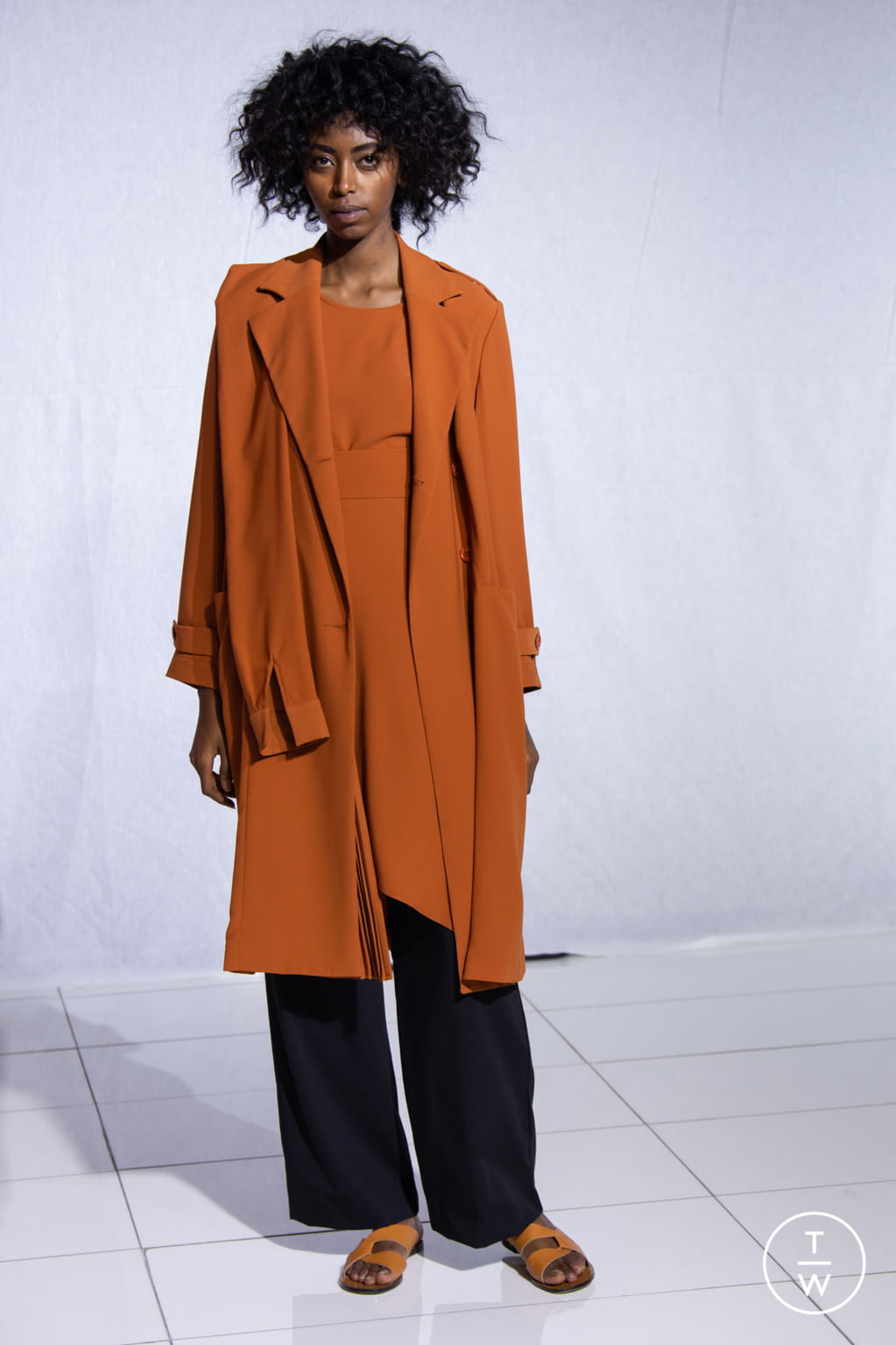 Fashion Week Paris Spring/Summer 2021 look 2 from the Mossi collection womenswear