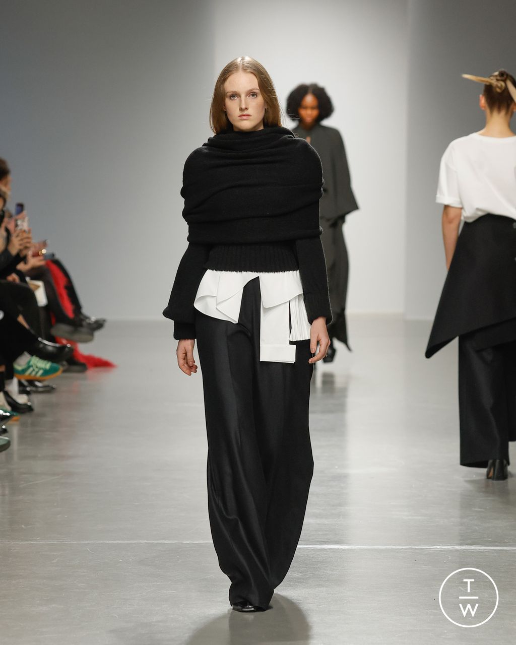 Fashion Week Paris Fall/Winter 2024 look 3 from the Mossi collection womenswear