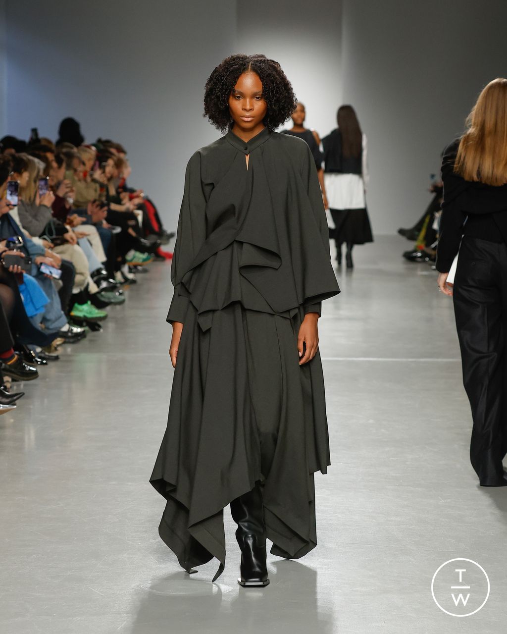 Fashion Week Paris Fall/Winter 2024 look 4 de la collection Mossi womenswear