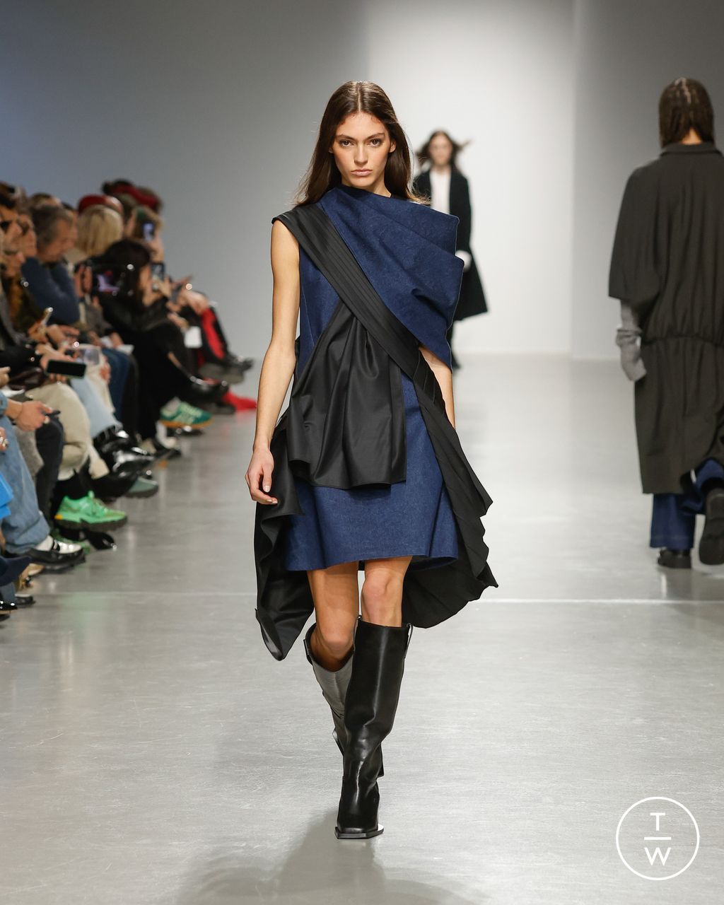 Fashion Week Paris Fall/Winter 2024 look 18 de la collection Mossi womenswear