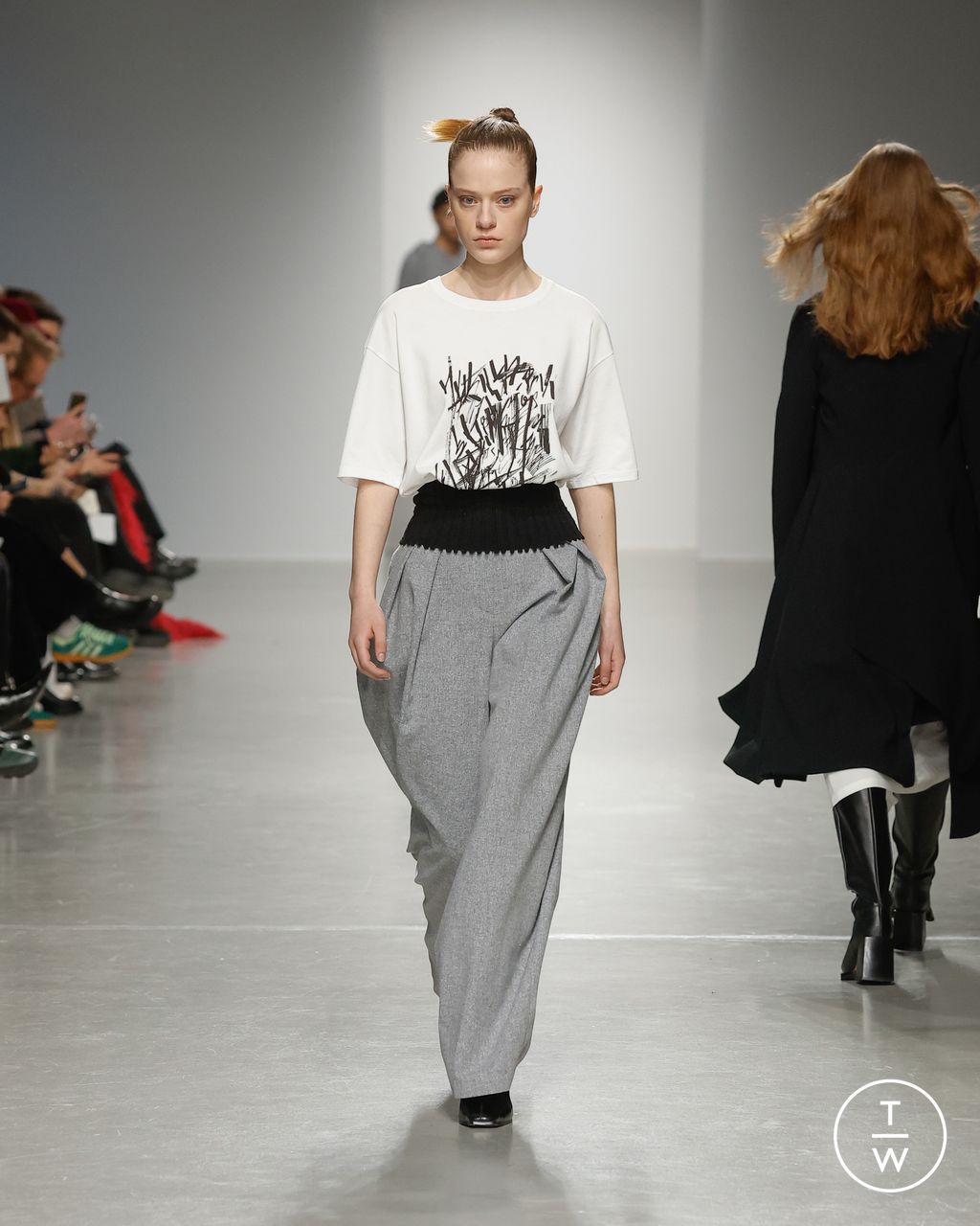 Fashion Week Paris Fall/Winter 2024 look 20 de la collection Mossi womenswear