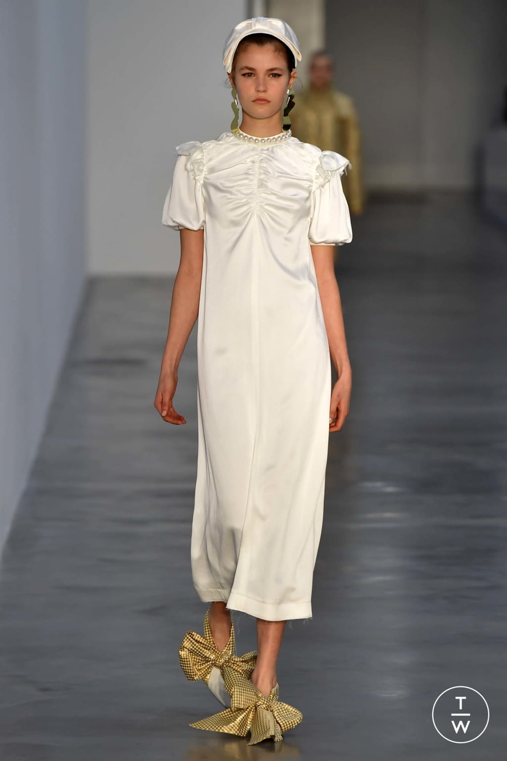 Fashion Week London Spring/Summer 2018 look 3 from the Mother Of Pearl collection womenswear