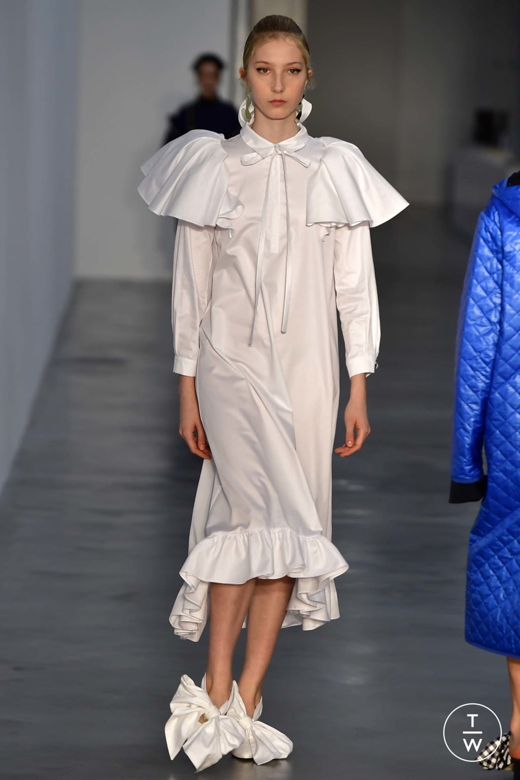 Fashion Week London Spring/Summer 2018 look 21 from the Mother Of Pearl collection 女装