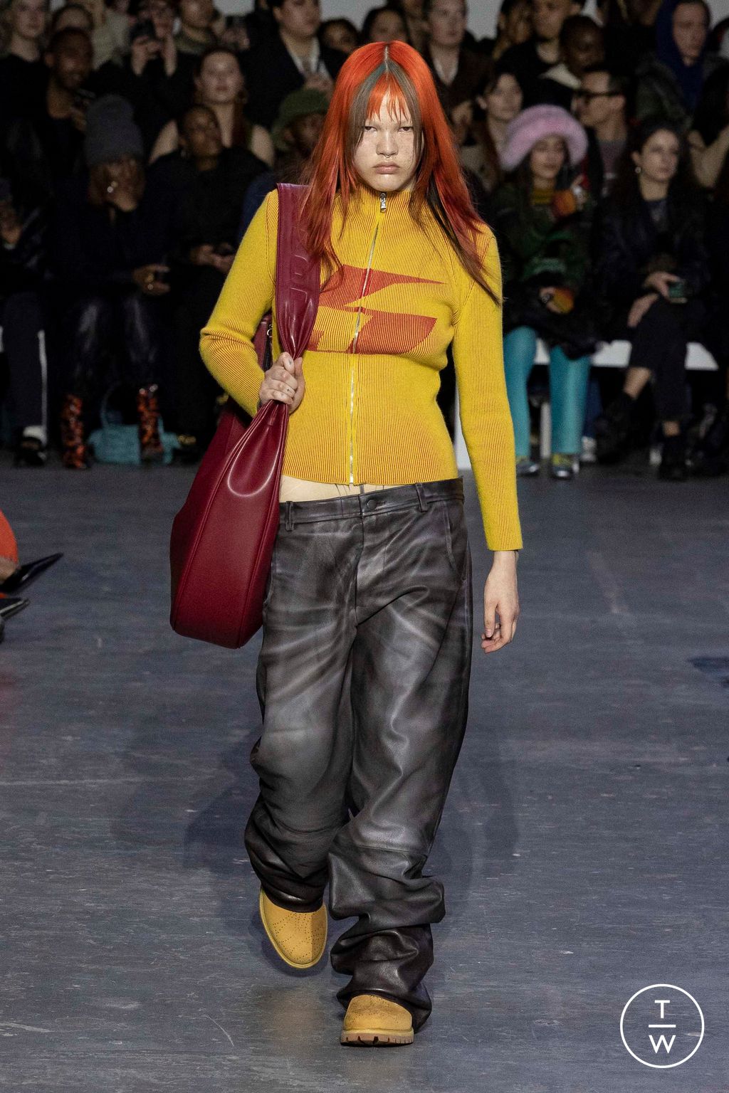 Fashion Week London Fall/Winter 2023 look 12 from the MOWALOLA collection 女装