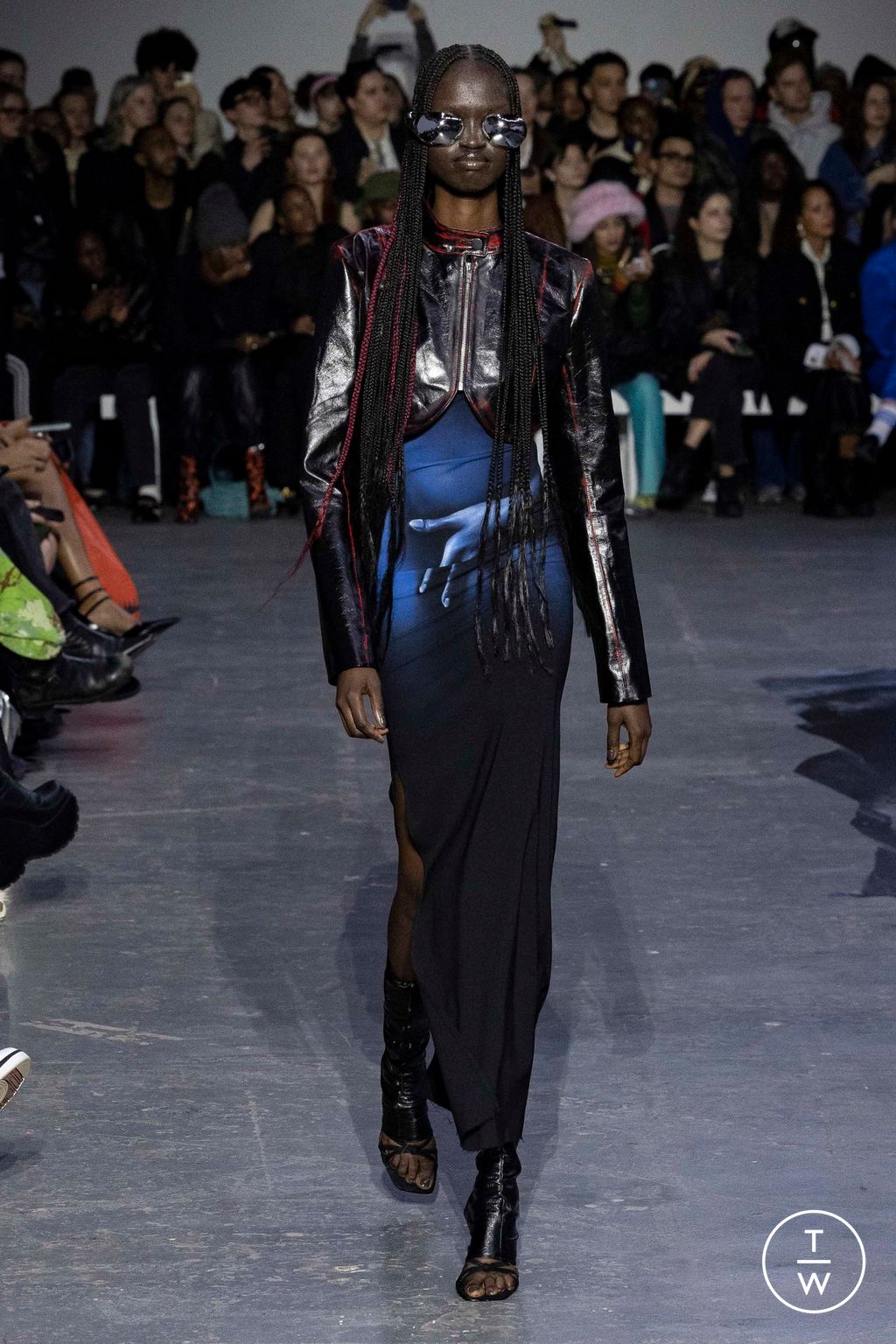 Fashion Week London Fall/Winter 2023 look 22 from the MOWALOLA collection 女装