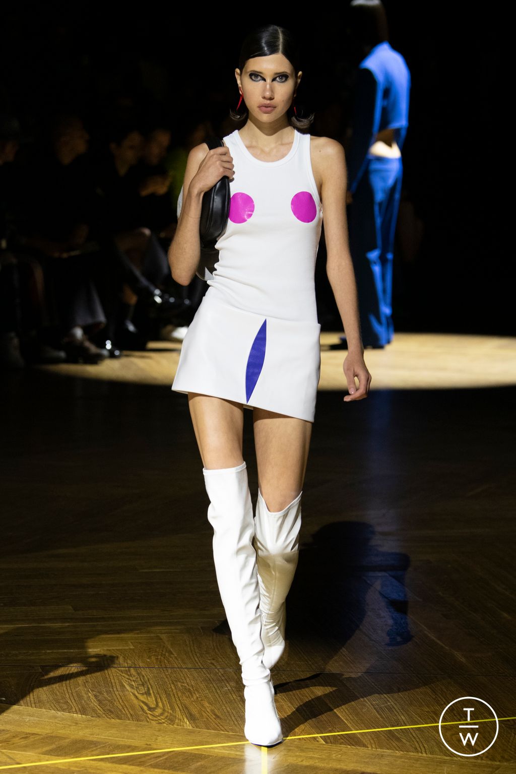 Fashion Week Paris Spring/Summer 2023 look 8 de la collection MOWALOLA menswear