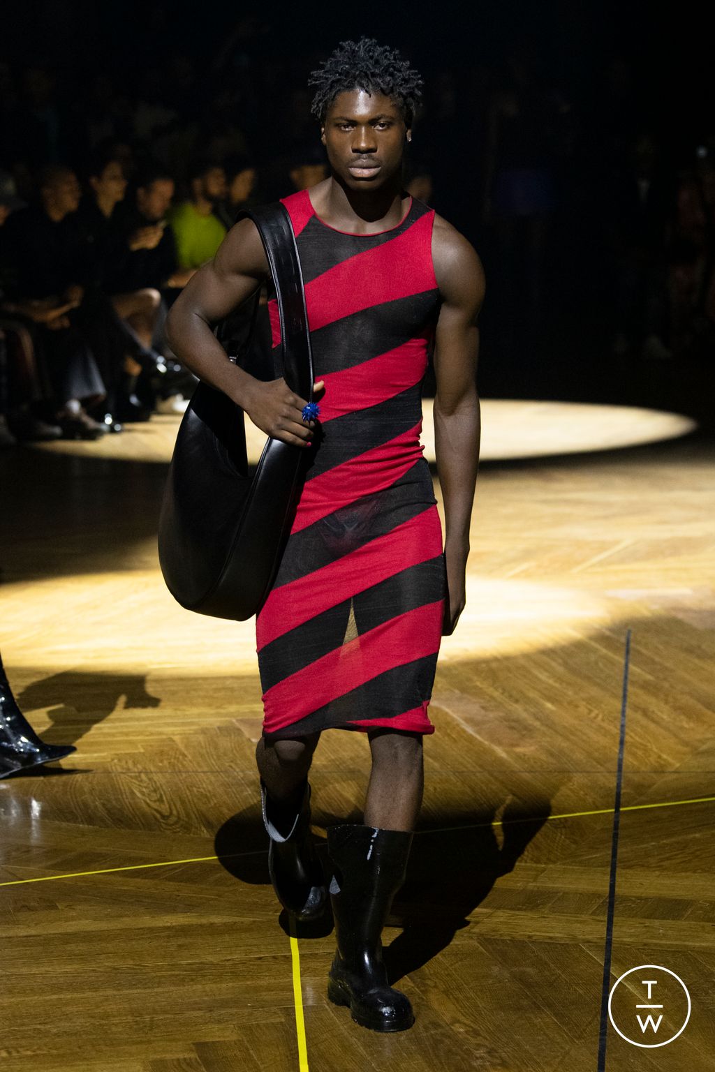 Fashion Week Paris Spring/Summer 2023 look 14 from the MOWALOLA collection menswear