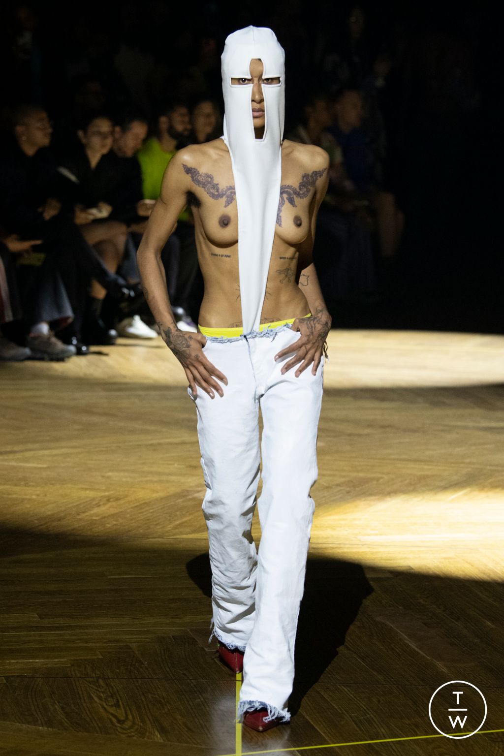 Fashion Week Paris Spring/Summer 2023 look 25 from the MOWALOLA collection menswear